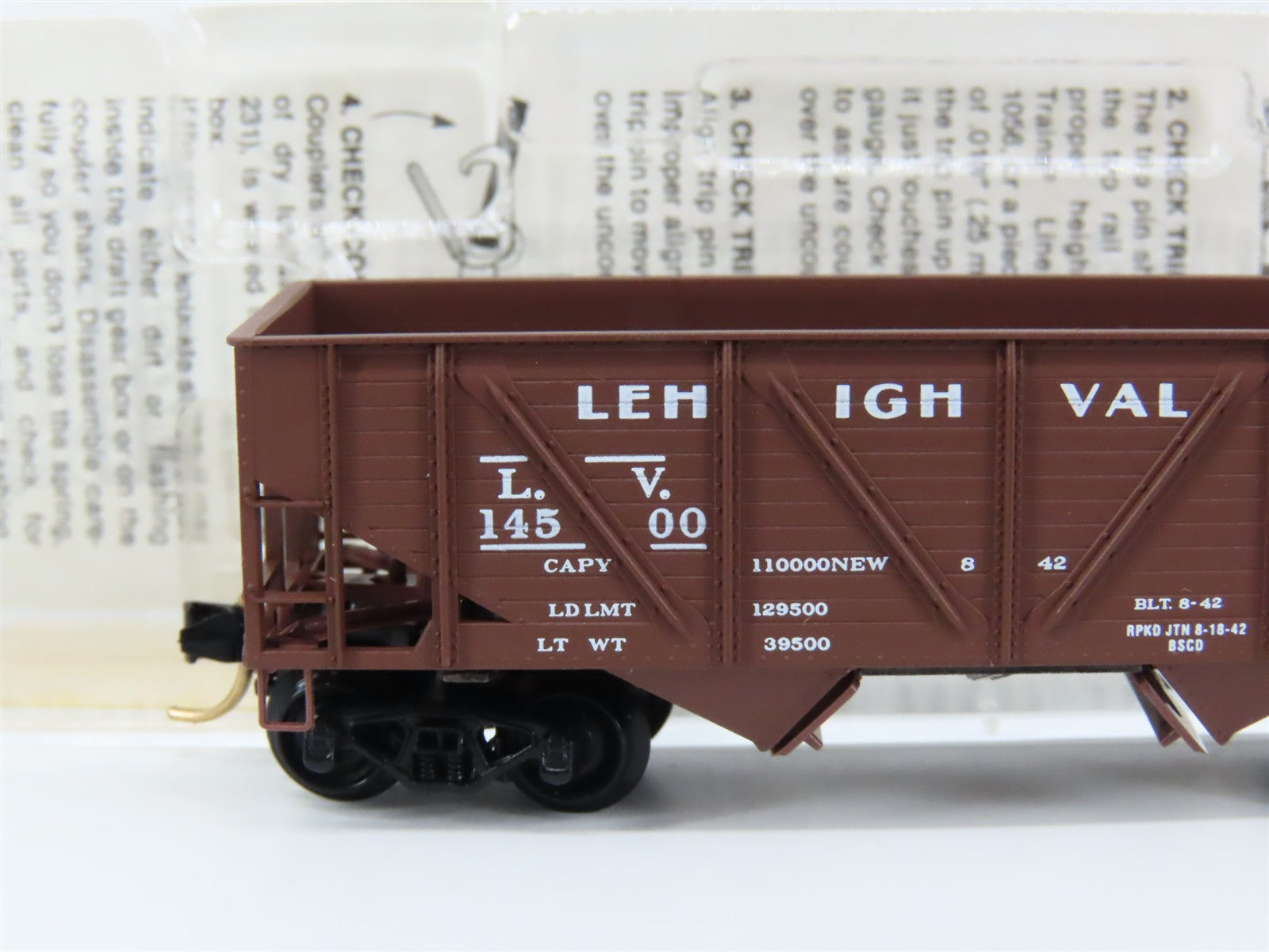 N Scale Micro-Trains 57030 LV Lehigh Valley 33' 2-Bay Hopper 14500 RTR