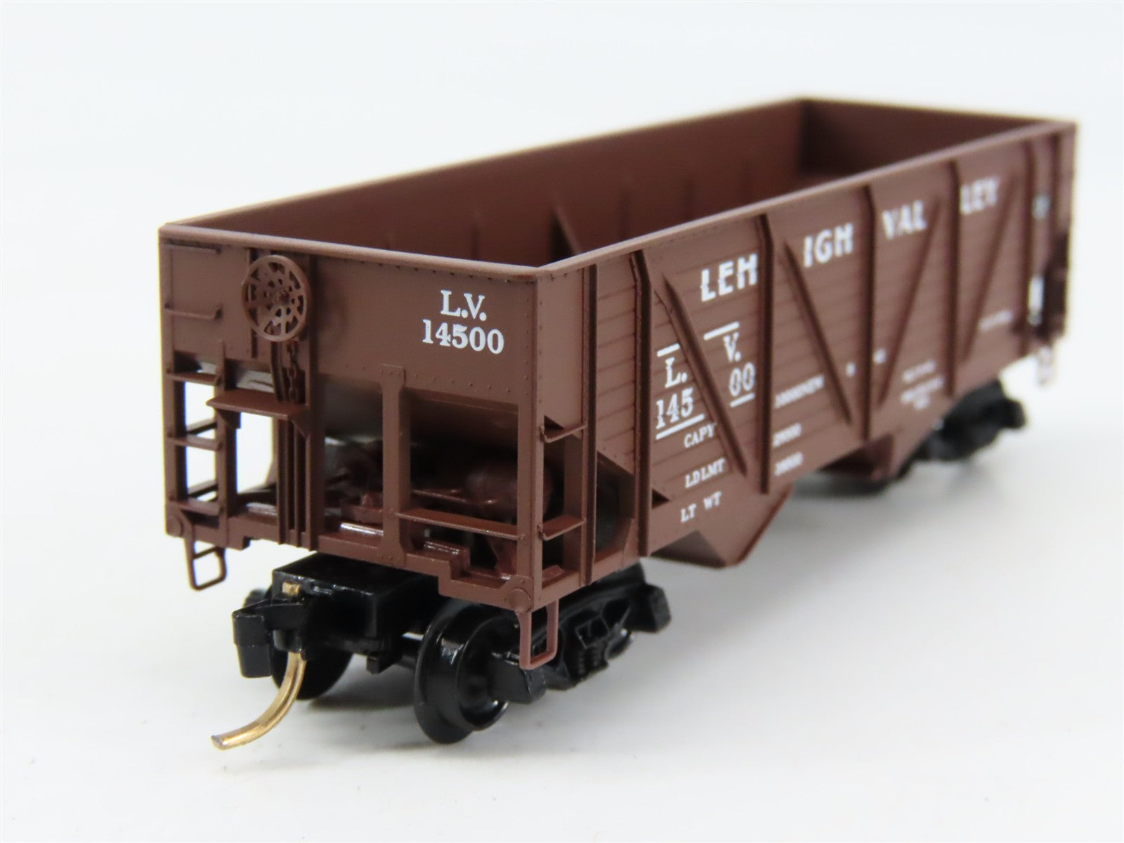 N Scale Micro-Trains 57030 LV Lehigh Valley 33' 2-Bay Hopper 14500 RTR