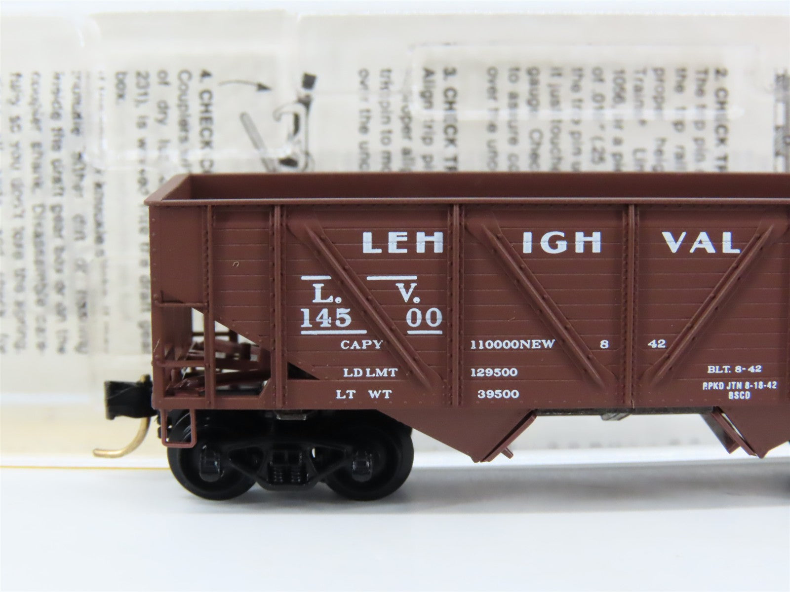 N Scale Micro-Trains 57030 LV Lehigh Valley 33' 2-Bay Hopper 14500 RTR