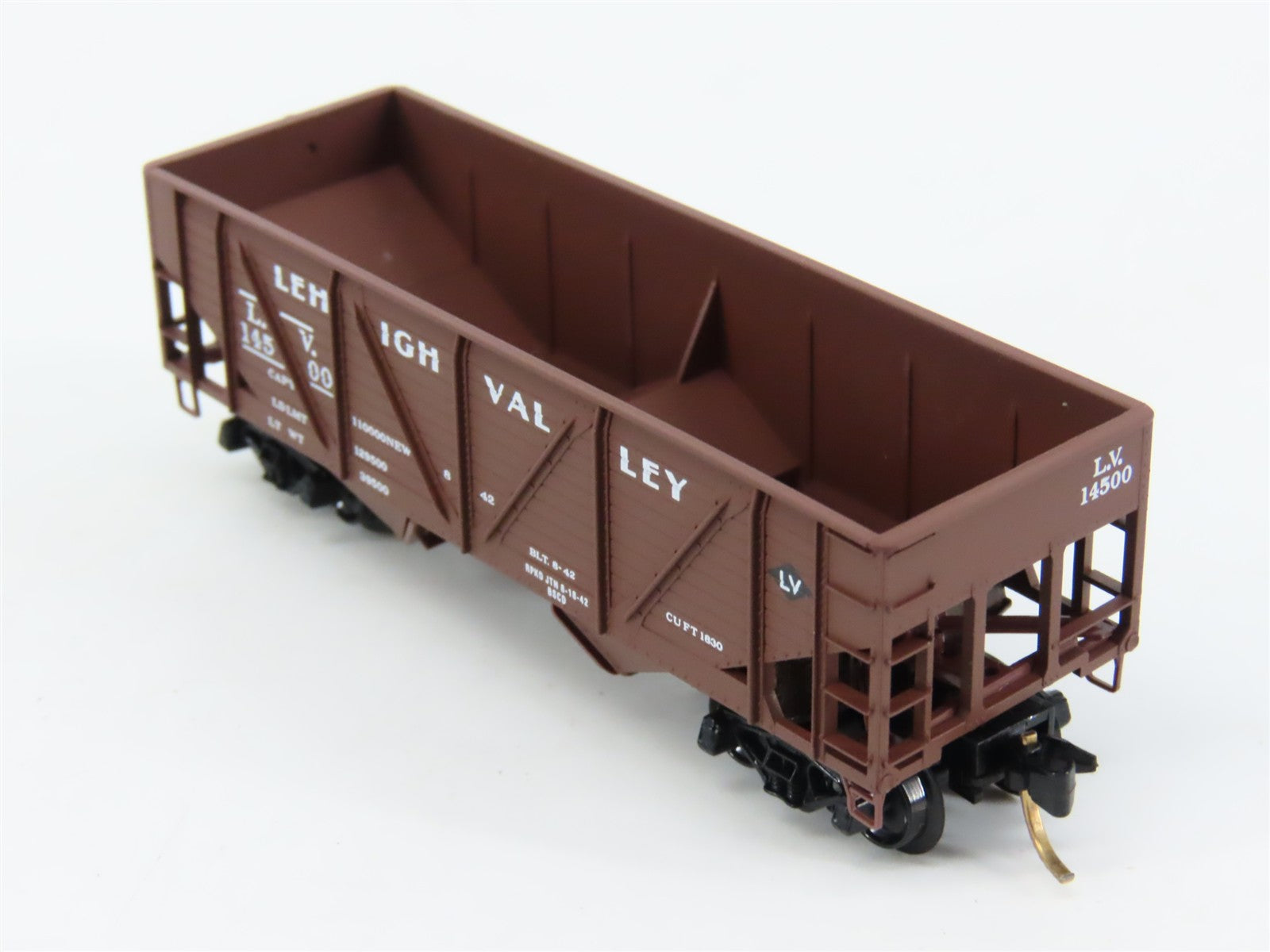 N Scale Micro-Trains 57030 LV Lehigh Valley 33' 2-Bay Hopper 14500 RTR