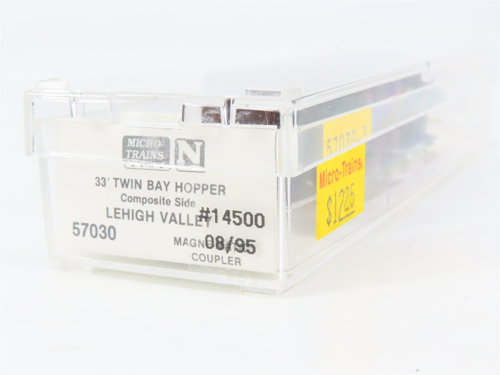 N Scale Micro-Trains 57030 LV Lehigh Valley 33' 2-Bay Hopper 14500 RTR