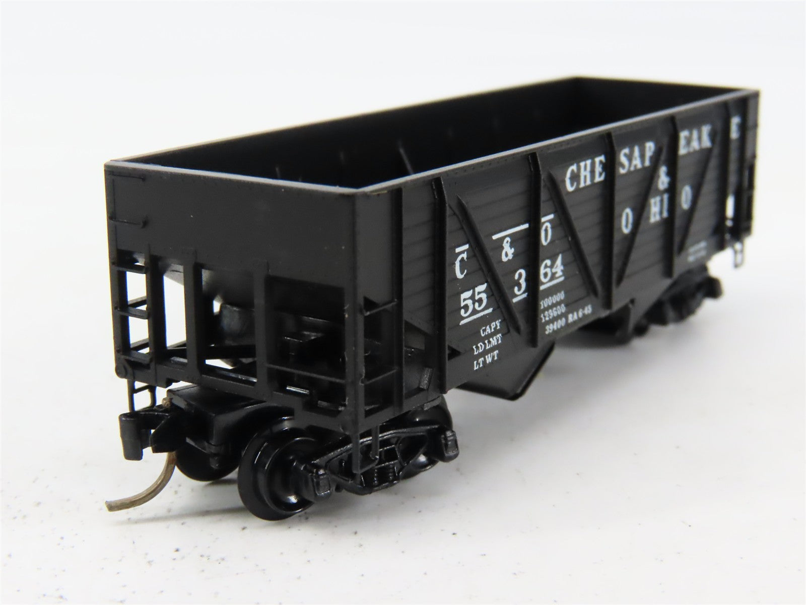 N Scale Micro-Trains 57070 C&O Chesapeake & Ohio 33' Hopper 55364 RTR