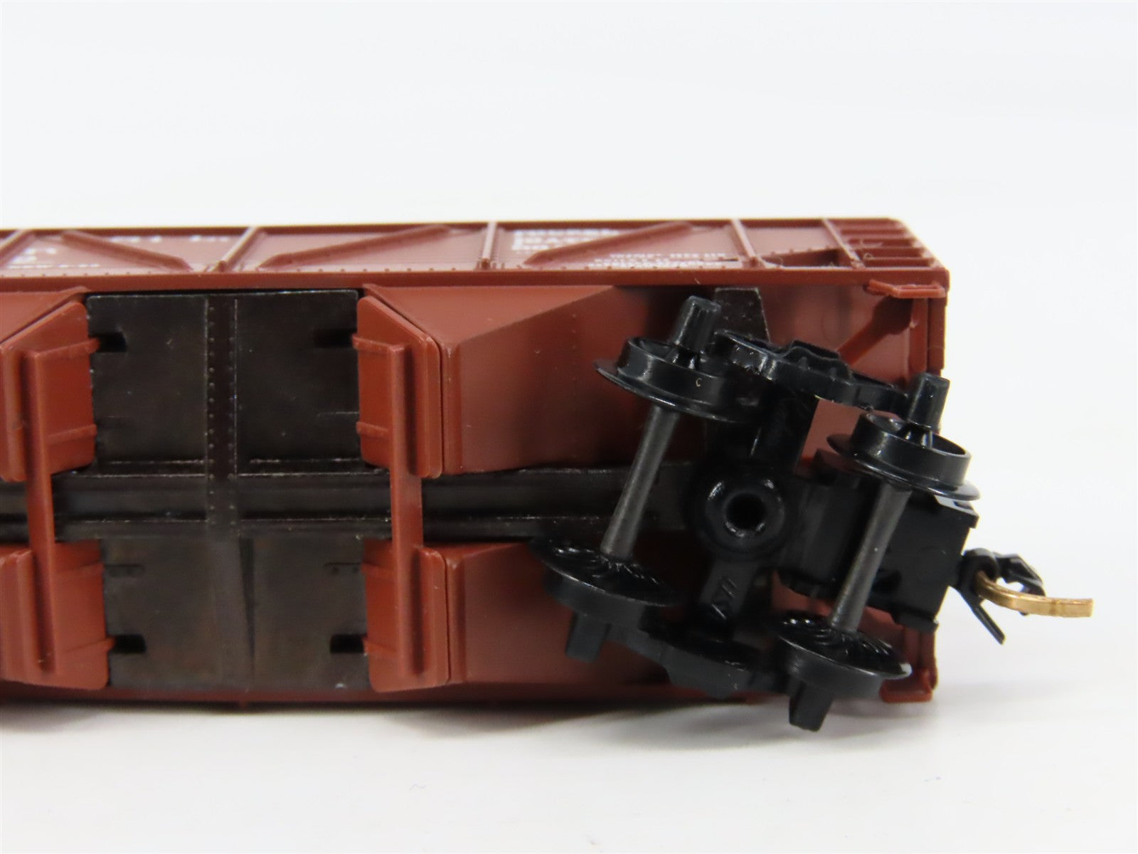 N Scale Micro-Trains 57050 NKP Nickel Plate Road 33' Hopper 31299 RTR