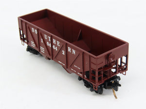 N Scale Micro-Trains 57040 SOU Southern 33' 2-Bay Composite Twin Hopper RTR