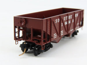 N Scale Micro-Trains 57040 SOU Southern 33' 2-Bay Composite Twin Hopper RTR