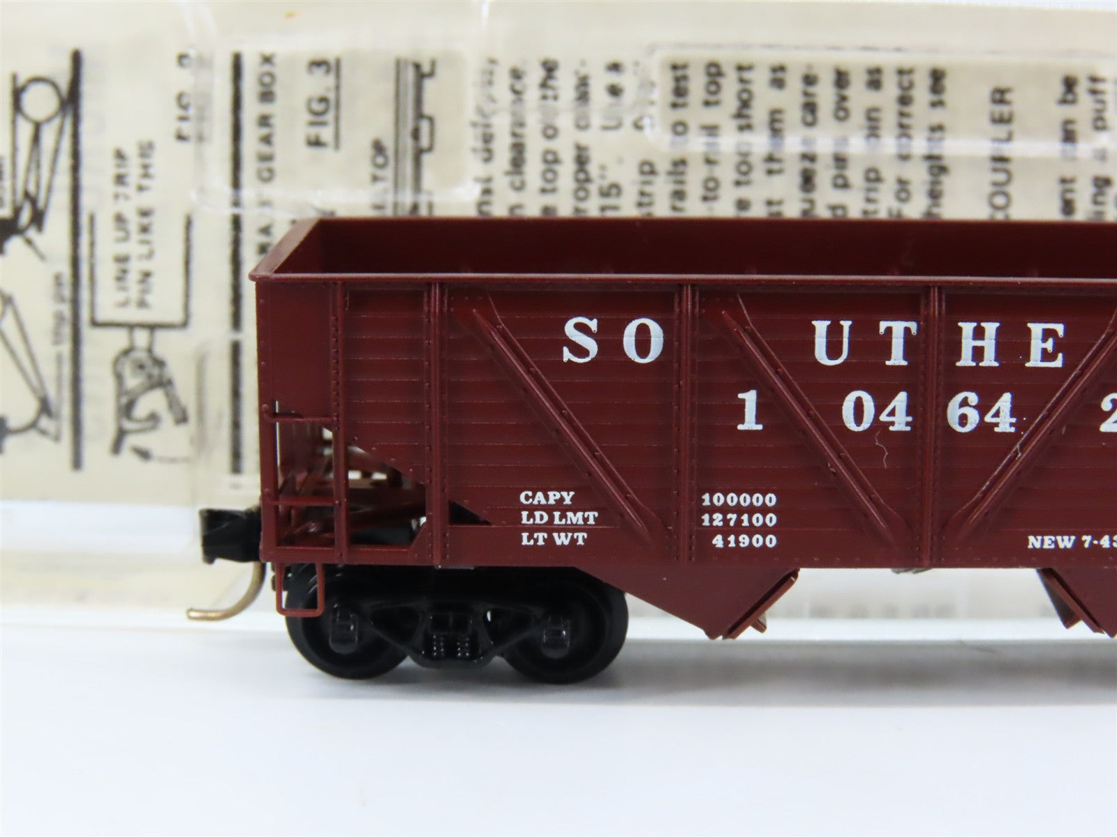 N Scale Micro-Trains 57040 SOU Southern 33' 2-Bay Hopper 104642 RTR