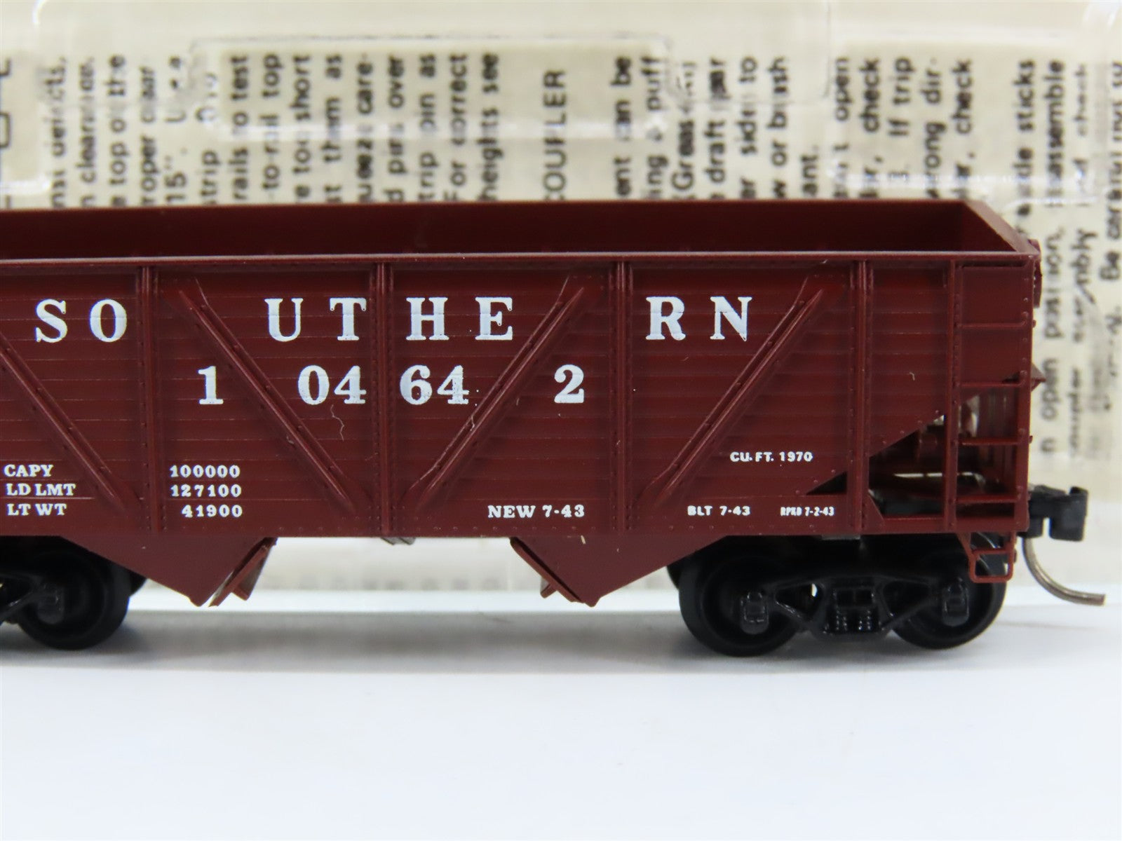 N Scale Micro-Trains 57040 SOU Southern 33' 2-Bay Hopper 104642 RTR