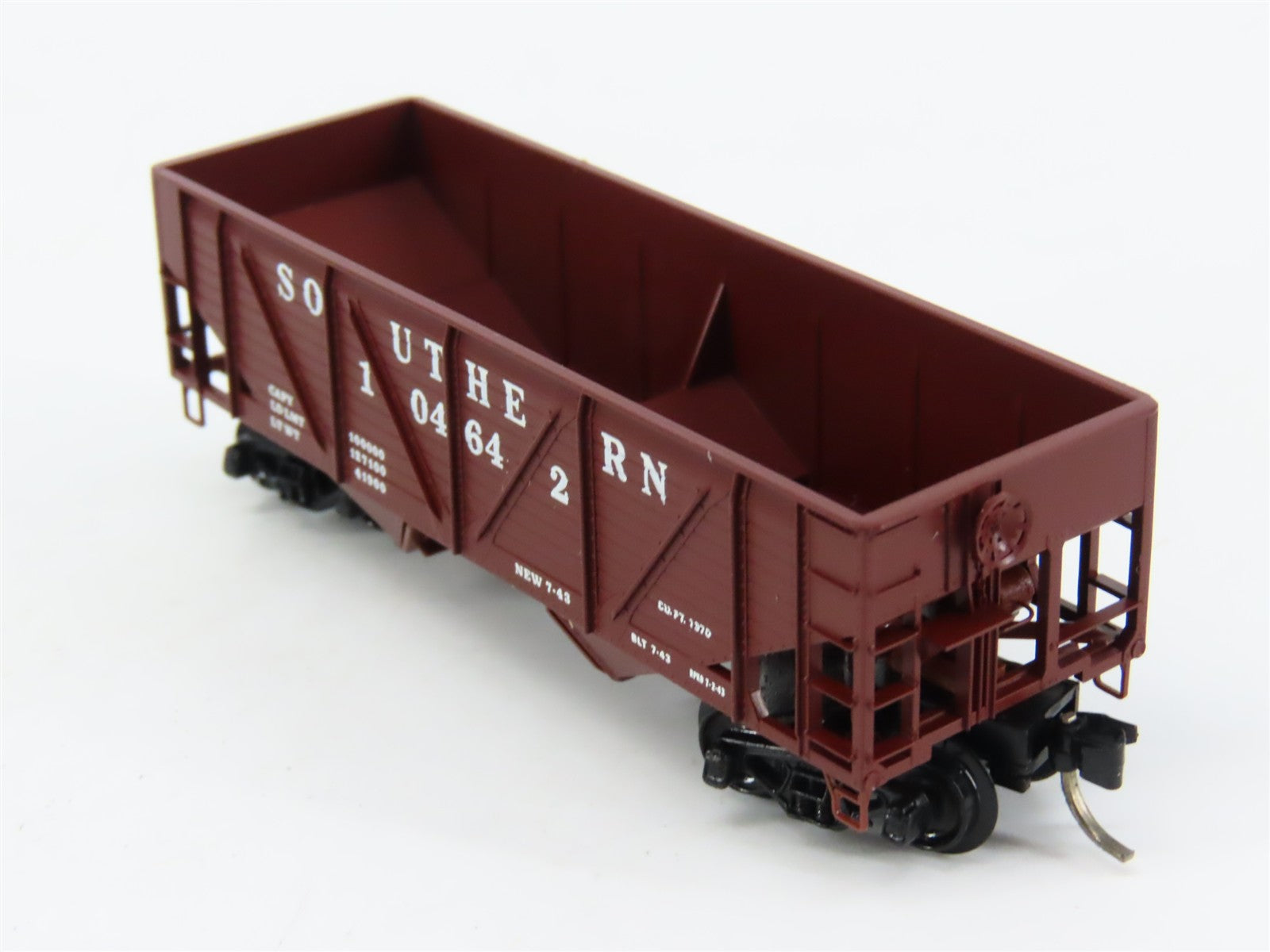 N Scale Micro-Trains 57040 SOU Southern 33' 2-Bay Hopper 104642 RTR