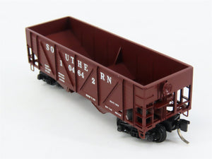N Scale Micro-Trains 57040 SOU Southern 33' 2-Bay Hopper 104642 RTR
