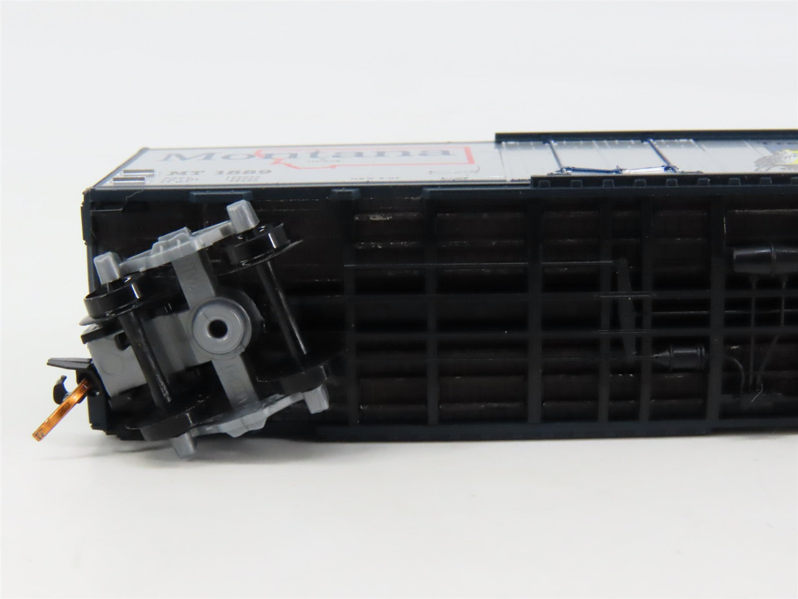 N Scale Micro-Trains 02100413 MT Montana 40' Plug Door Box Car 1889 RTR