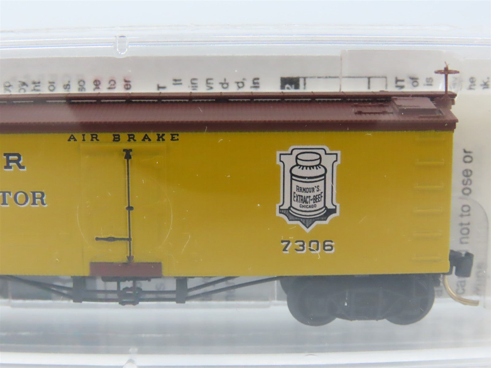 N Scale Micro-Trains 58030 ARLX Armour Refrigerator Line 36' Reefer 7306 RTR