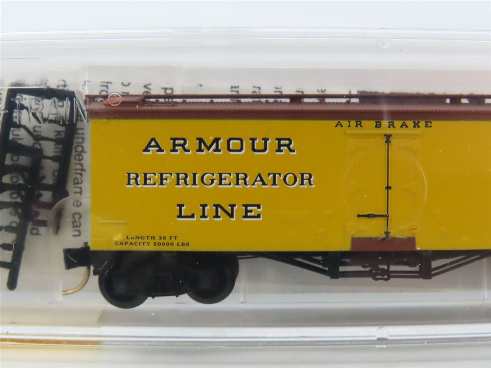 N Scale Micro-Trains 58030 ARLN Armour Refrigerator Line 36' Reefer 7306 RTR