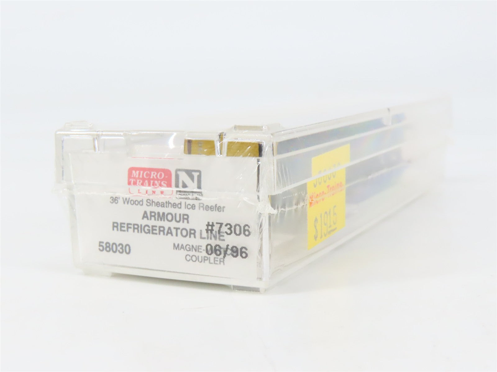 N Scale Micro-Trains 58030 ARLX Armour Refrigerator Line 36' Reefer 7306 RTR