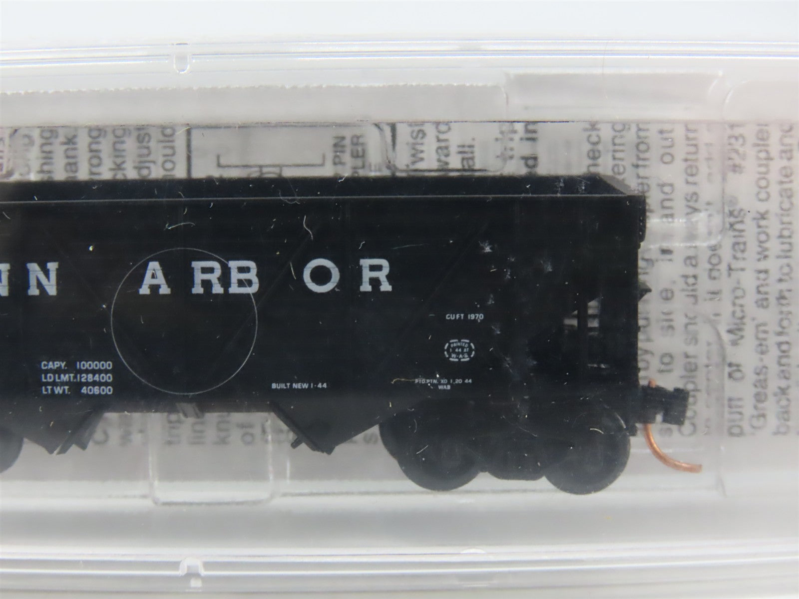 N Scale Micro-Trains 57120 AA Ann Arbor 33' 2-Bay Composite Side Hopper RTR