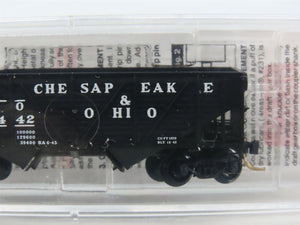 N Scale Micro-Trains 57070 C&O Chesapeake & Ohio 33' 2-Bay Hopper 55442 RTR
