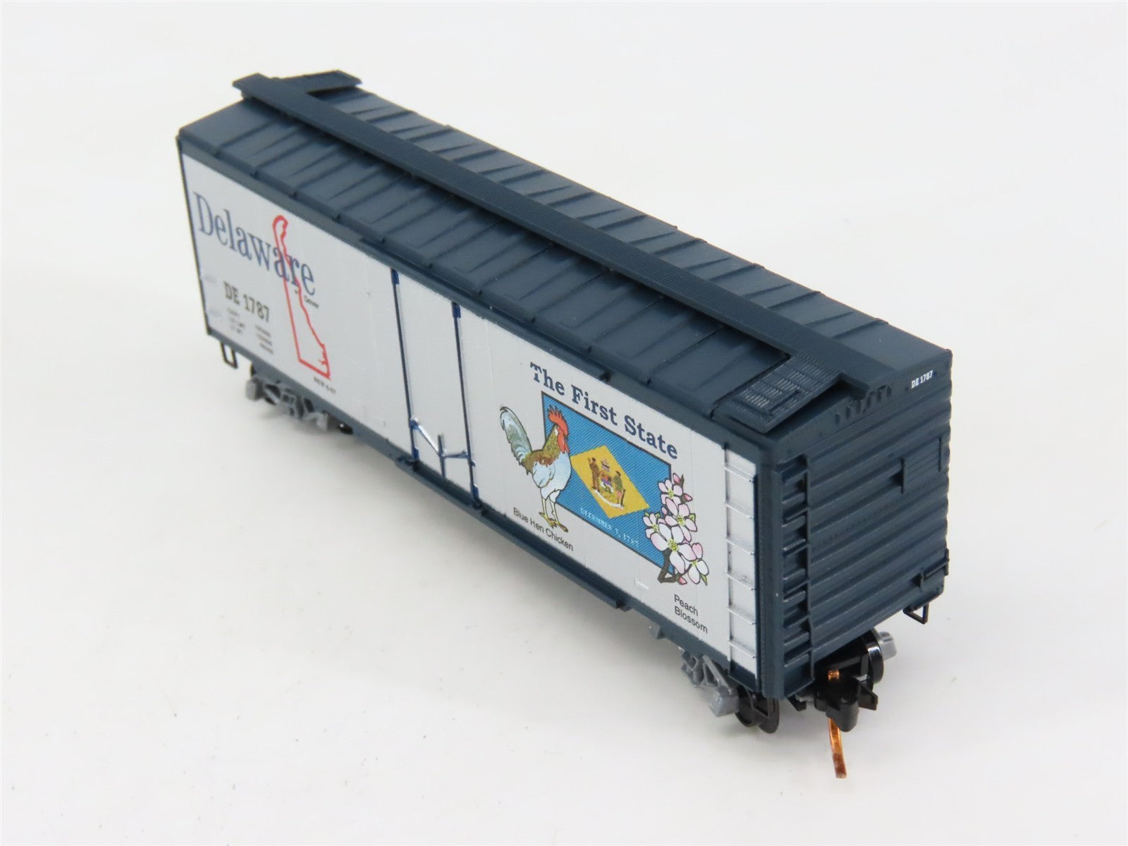N Scale Micro-Trains 02100414 DE Delaware 40' Plug Door Box Car 1787 RTR