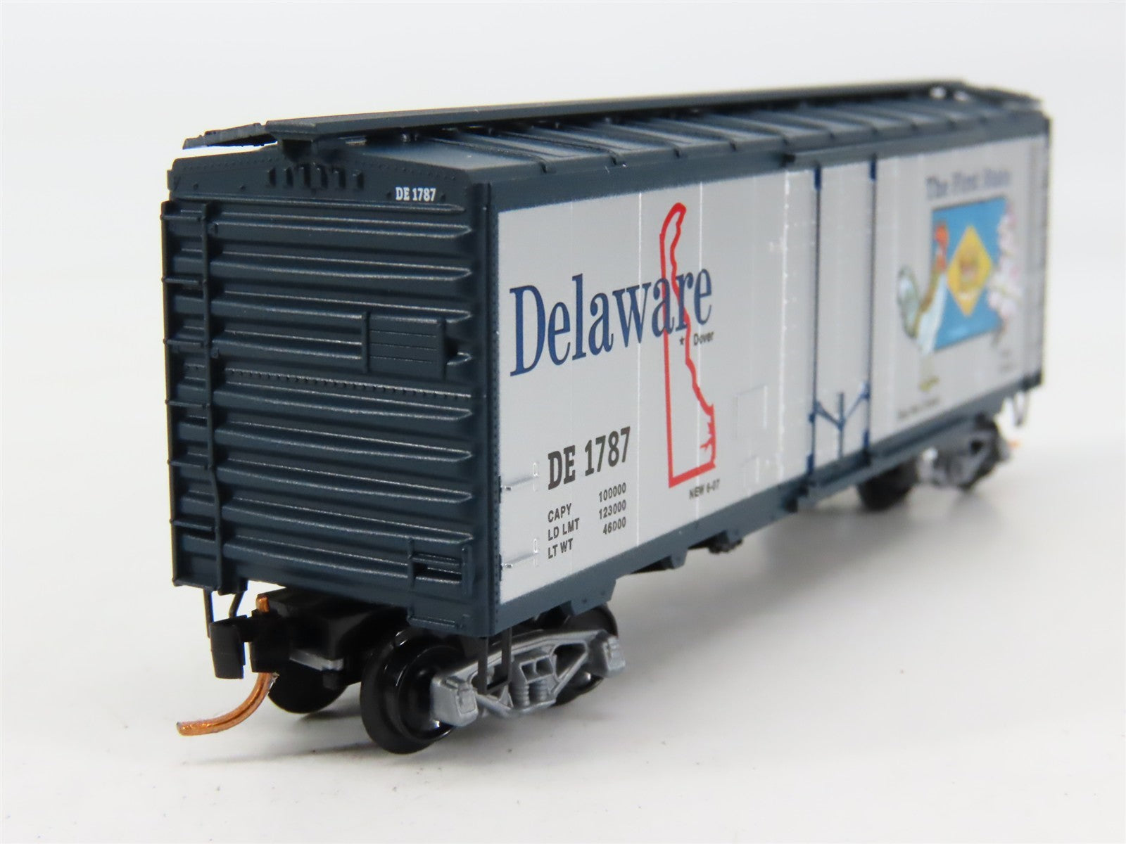 N Scale Micro-Trains 02100414 DE Delaware 40' Plug Door Box Car 1787 RTR