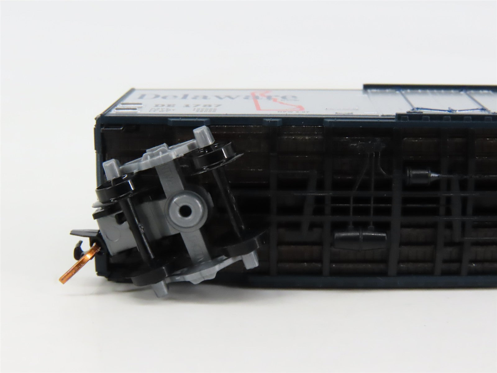 N Scale Micro-Trains 02100414 DE Delaware 40' Plug Door Box Car 1787 RTR