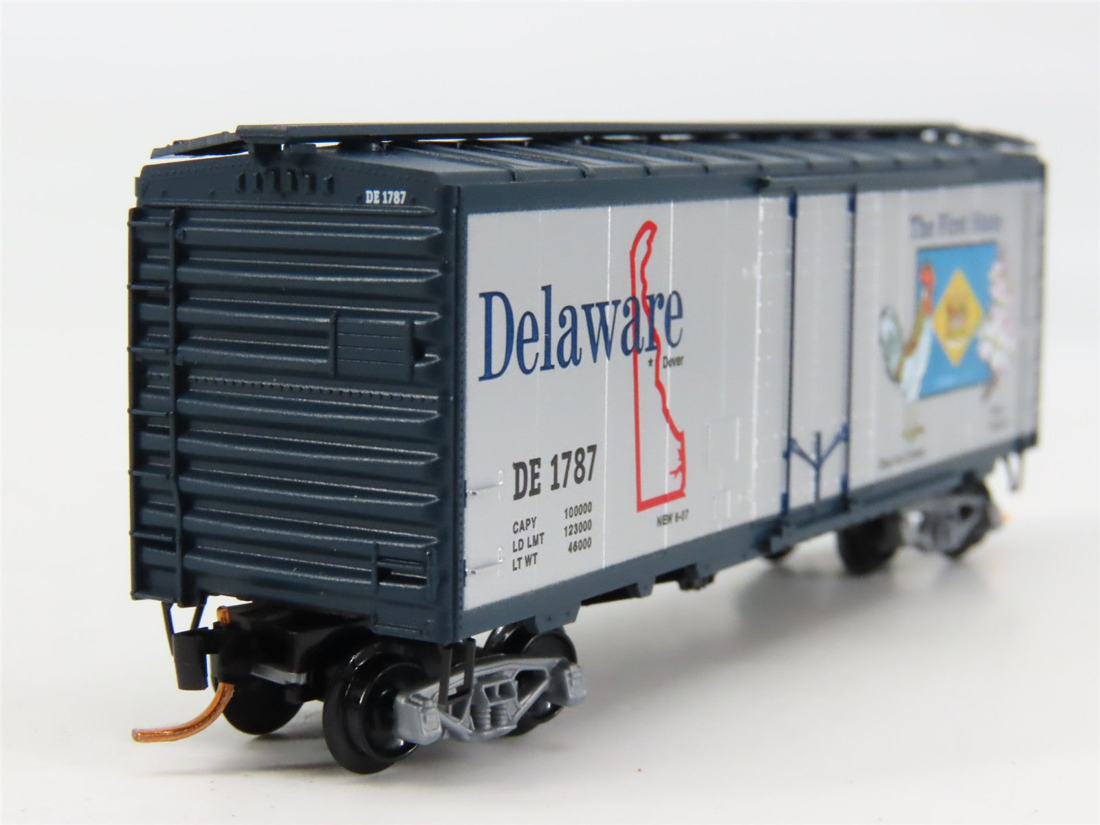 N Scale Micro-Trains 02100414 DE Delaware 40' Plug Door Box Car 1787 RTR