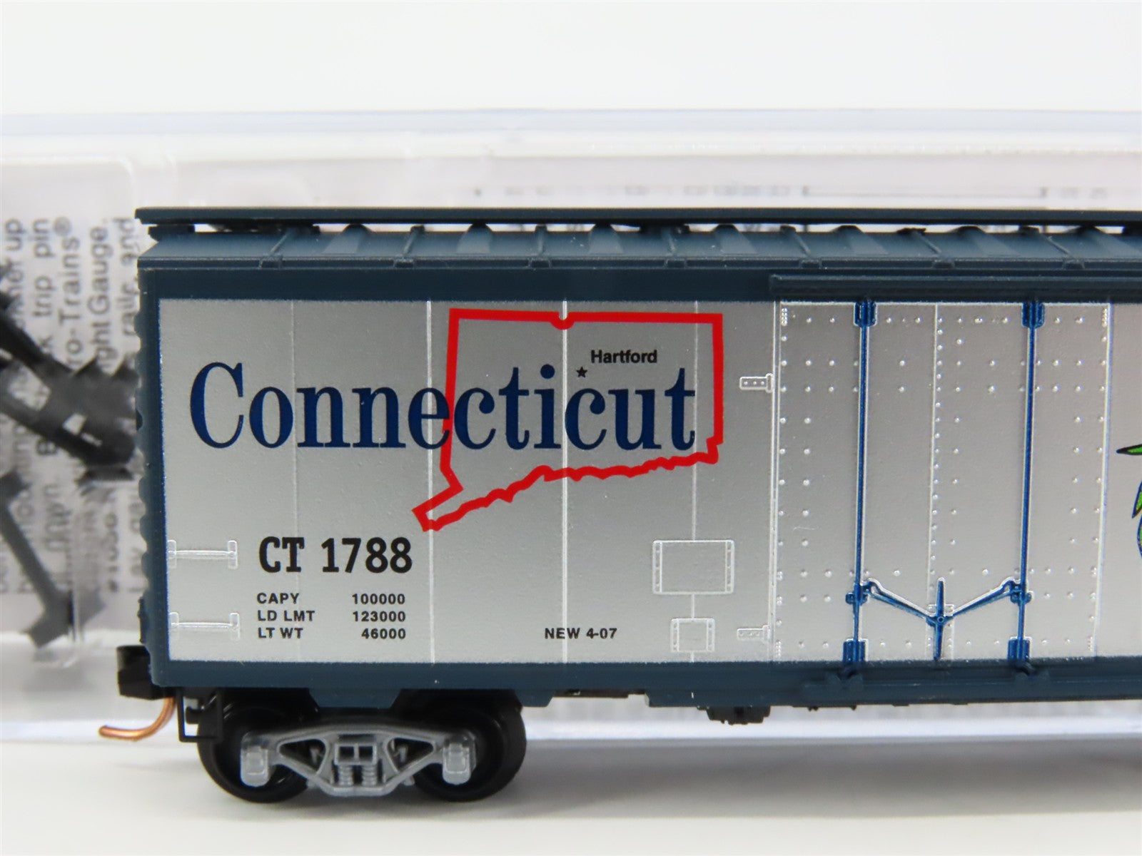 N Scale Micro-Trains 02100412 CT Connecticut 40' Plug Door Box Car 1788 RTR