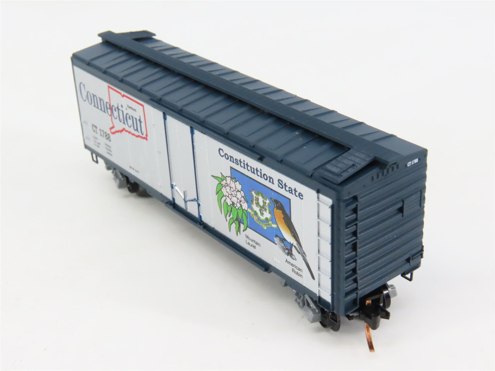 N Scale Micro-Trains 02100412 CT Connecticut 40' Plug Door Box Car 1788 RTR