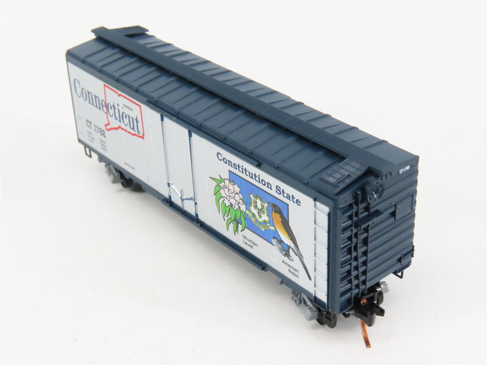 N Scale Micro-Trains 02100412 CT Connecticut 40' Plug Door Box Car 1788 RTR