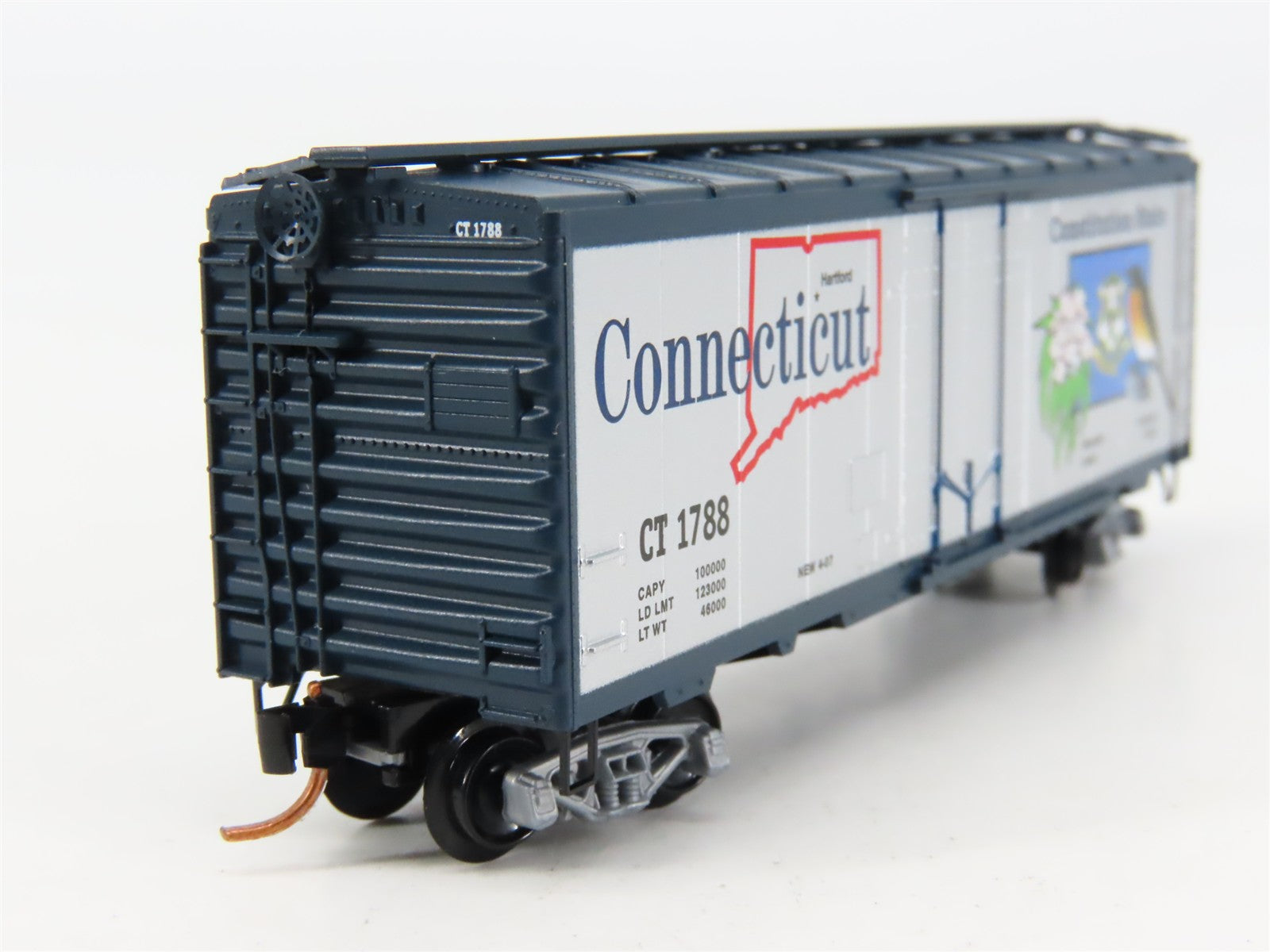 N Scale Micro-Trains 02100412 CT Connecticut 40' Plug Door Box Car 1788 RTR