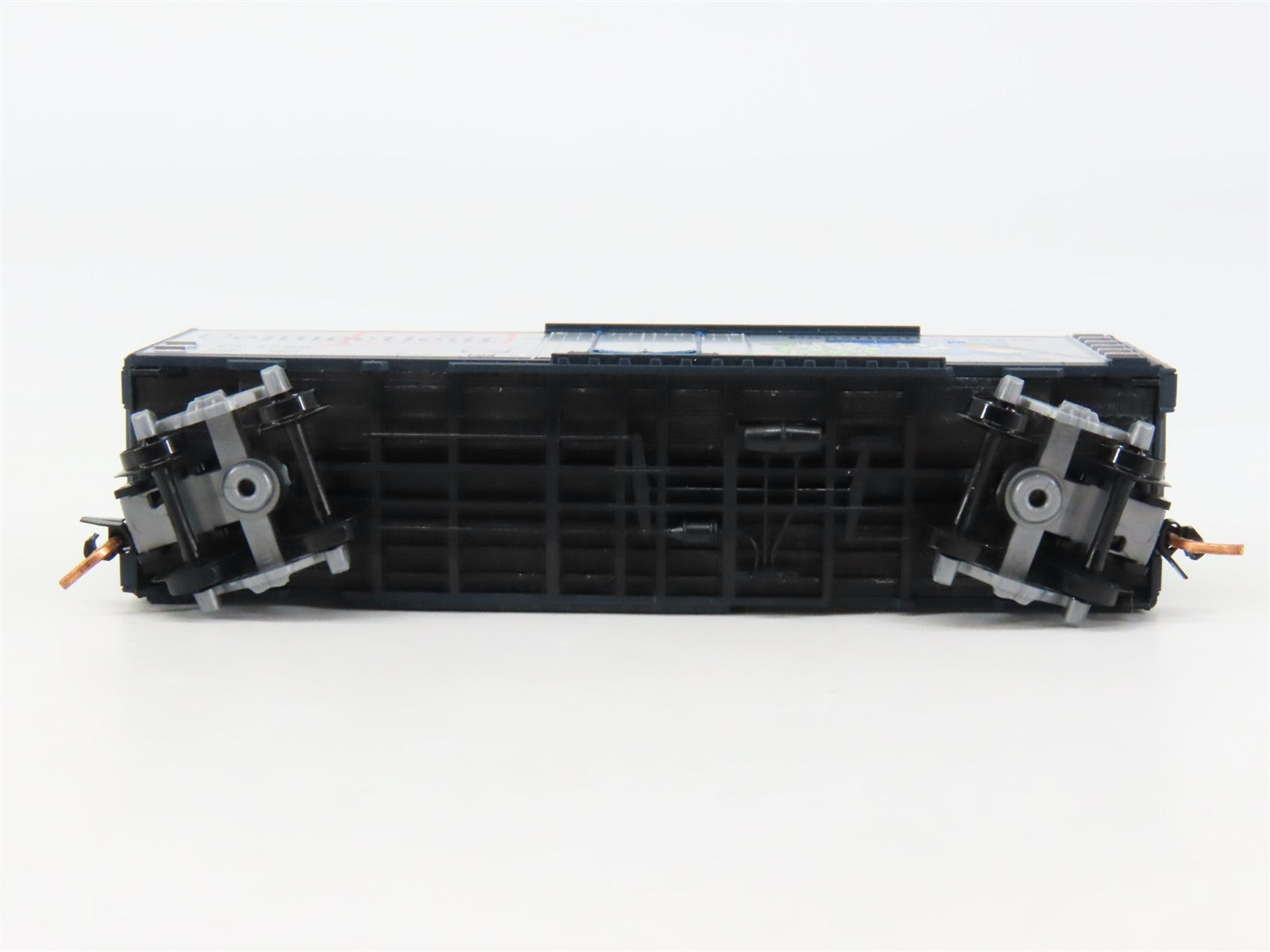 N Scale Micro-Trains 02100412 CT Connecticut 40' Plug Door Box Car 1788 RTR