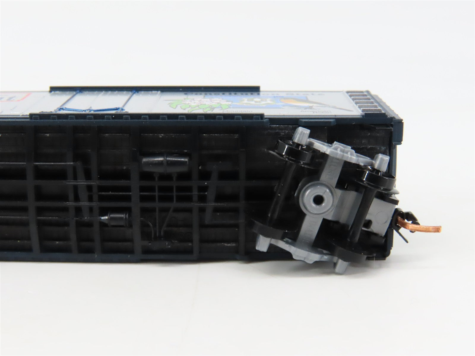 N Scale Micro-Trains 02100412 CT Connecticut 40' Plug Door Box Car 1788 RTR