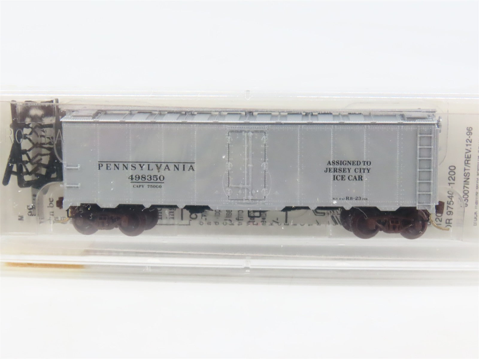 N Scale Micro-Trains 59040 PRR Pennsylvania 40' Steel Side Ice Reefer #498350