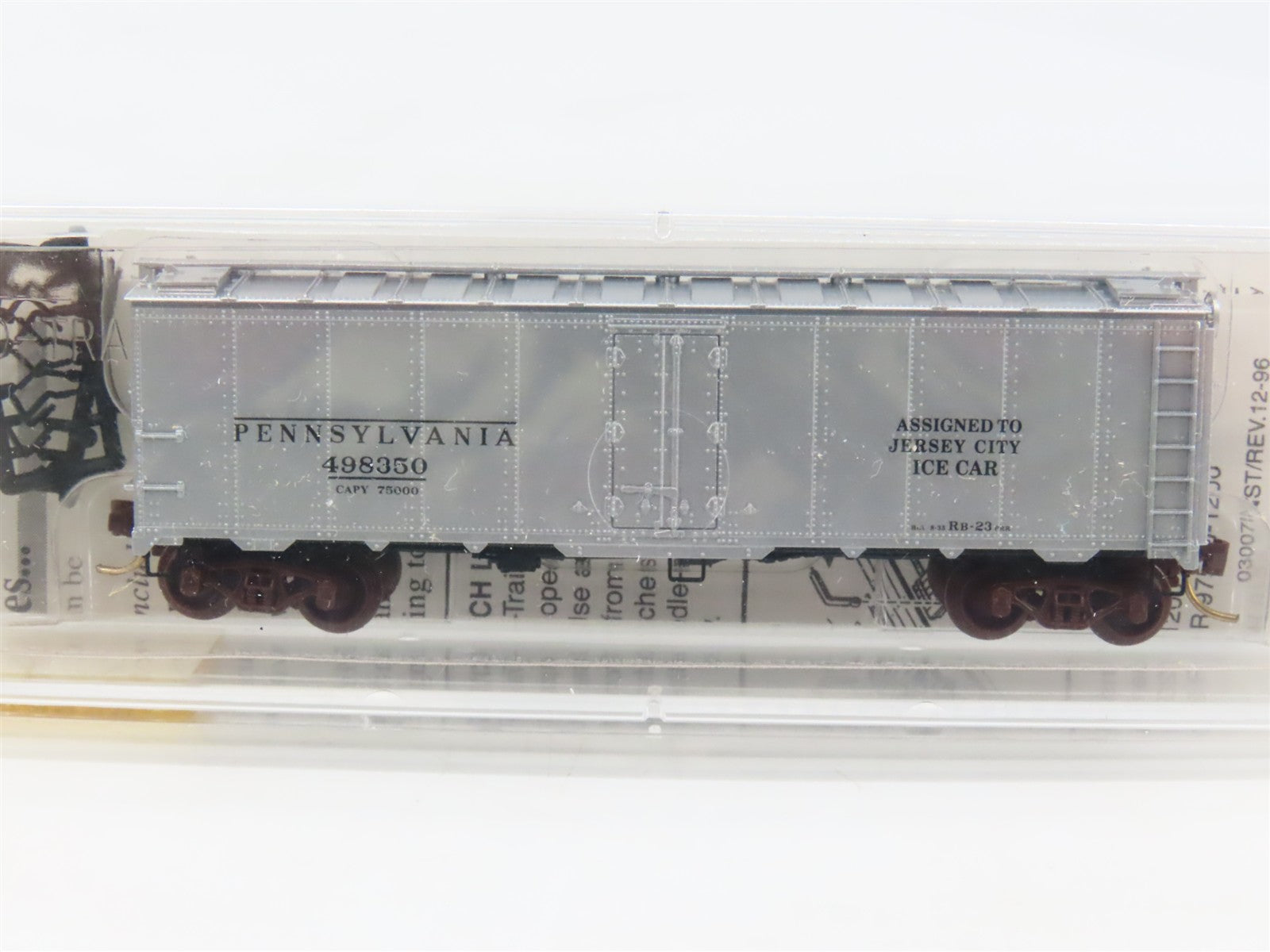 N Scale Micro-Trains 59040 PRR Pennsylvania 40' Steel Side Ice Reefer 498350 RTR