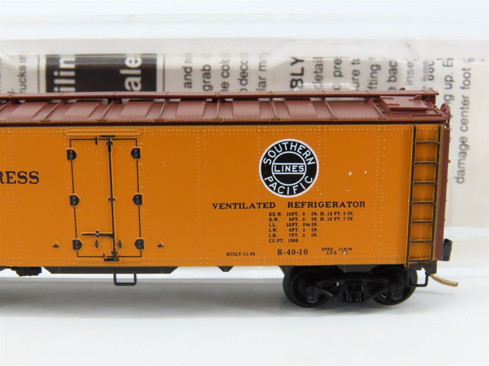 N Micro-Trains MTL 59010 SP UP PFE Pacific Fruit Express 40' Ice Reefer #40400