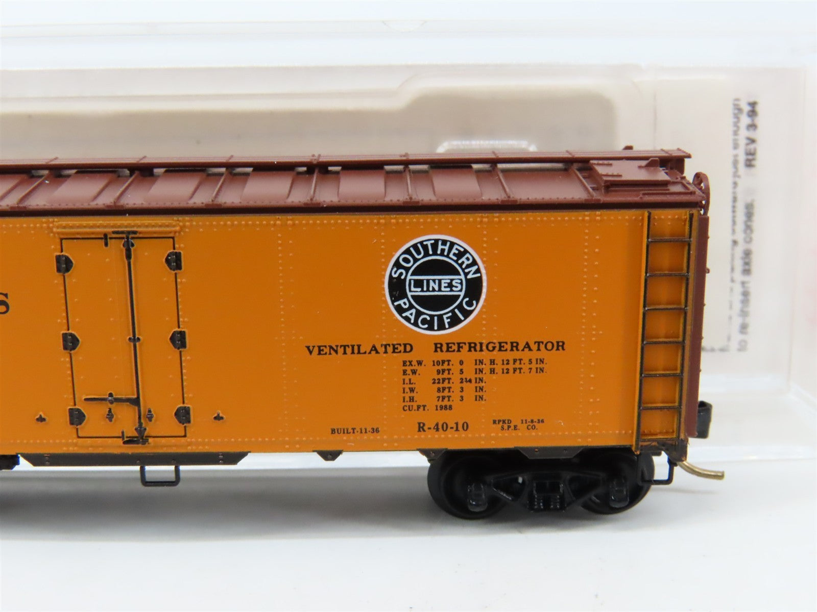 N Micro-Trains MTL 59010 SP UP PFE Pacific Fruit Express 40' Ice Reefer #40400