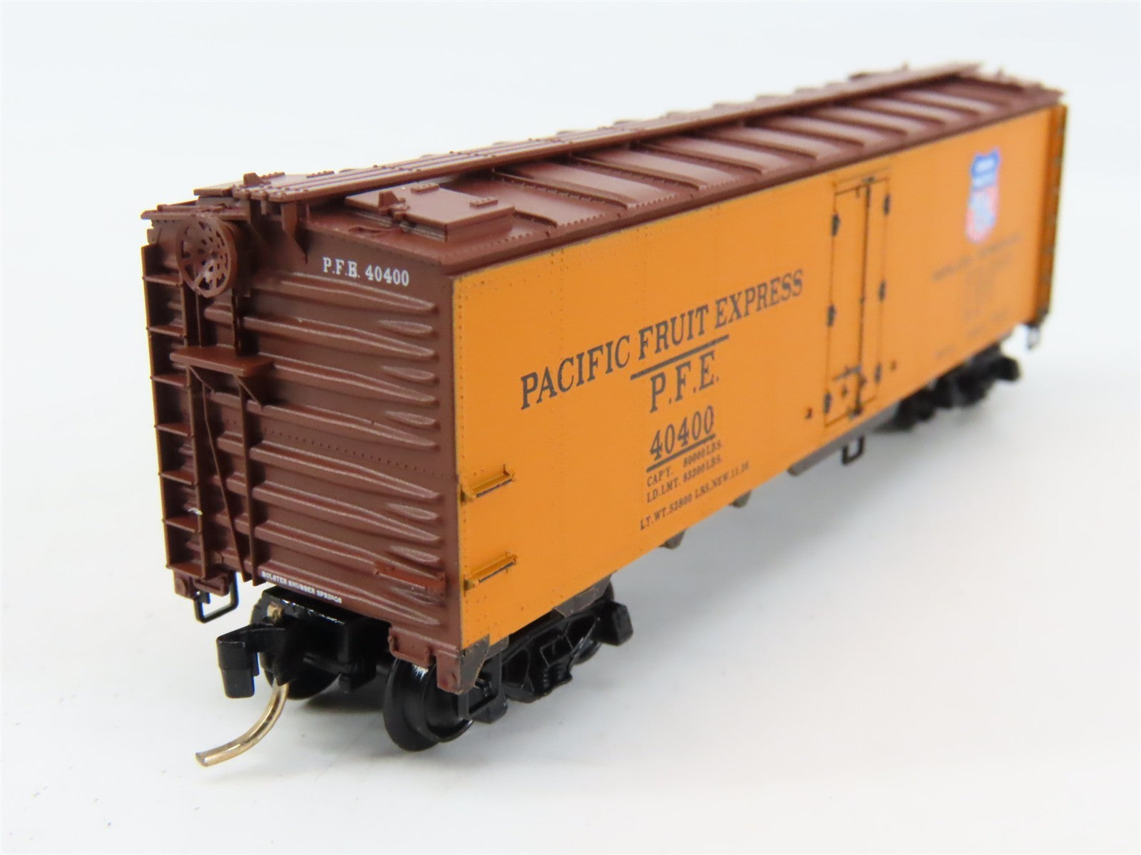 N Micro-Trains MTL 59010 SP UP PFE Pacific Fruit Express 40' Ice Reefer #40400