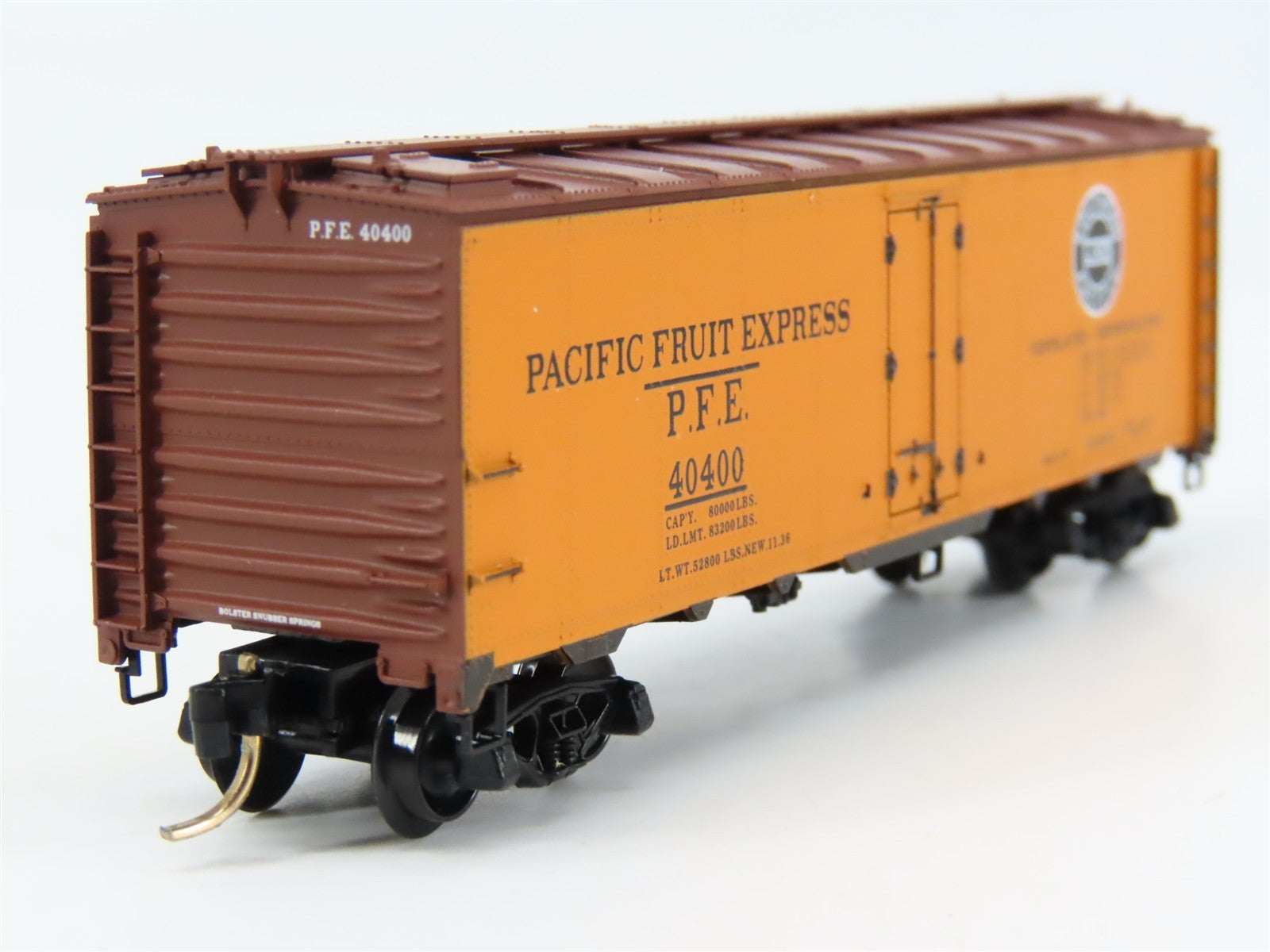 N Micro-Trains MTL 59010 SP UP PFE Pacific Fruit Express 40' Ice Reefer #40400