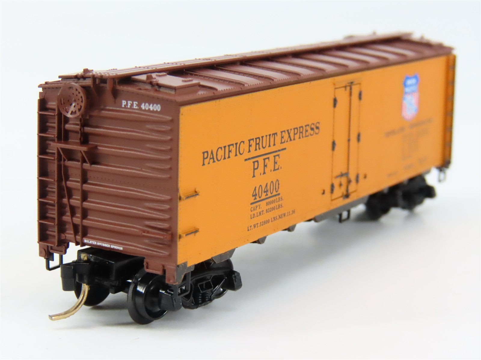 N Micro-Trains MTL 59010 SP UP PFE Pacific Fruit Express 40' Ice Reefer #40400