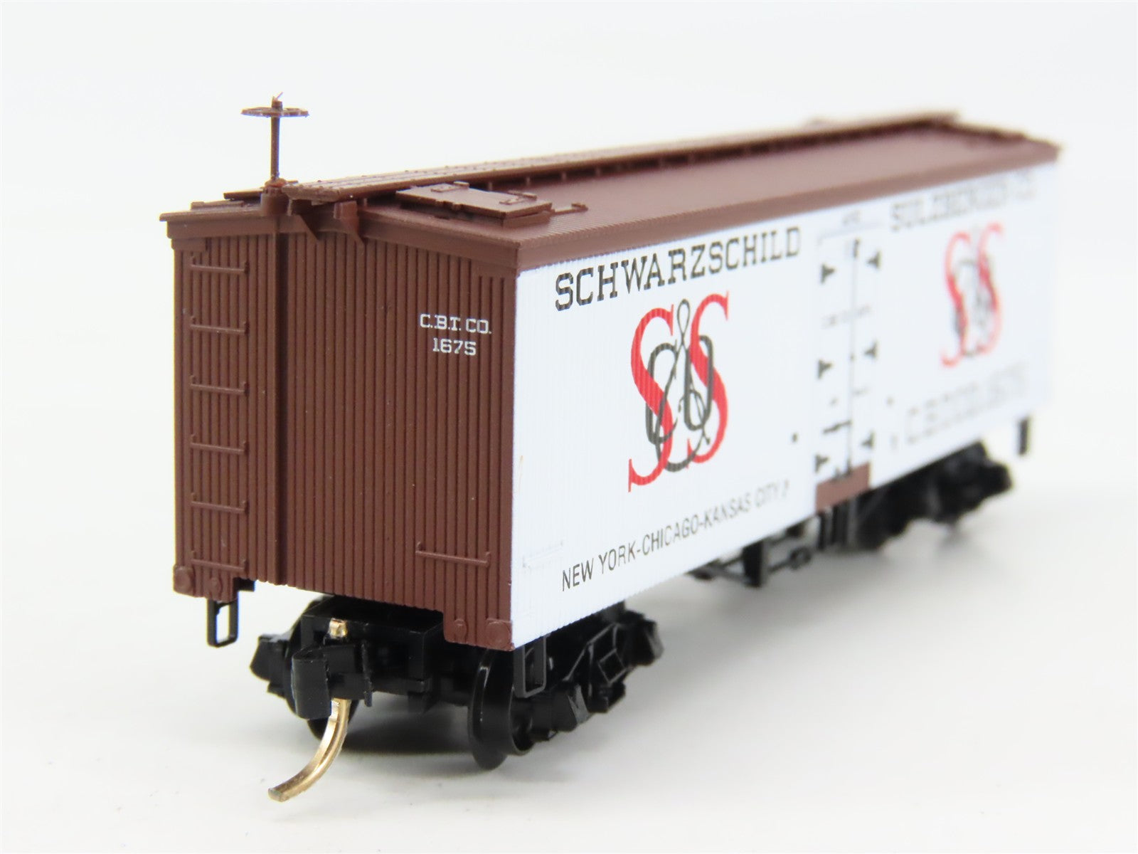 N Scale Micro-Trains 58020 CBT Schwarzschild & Sulzberger 36' Reefer 1675 RTR