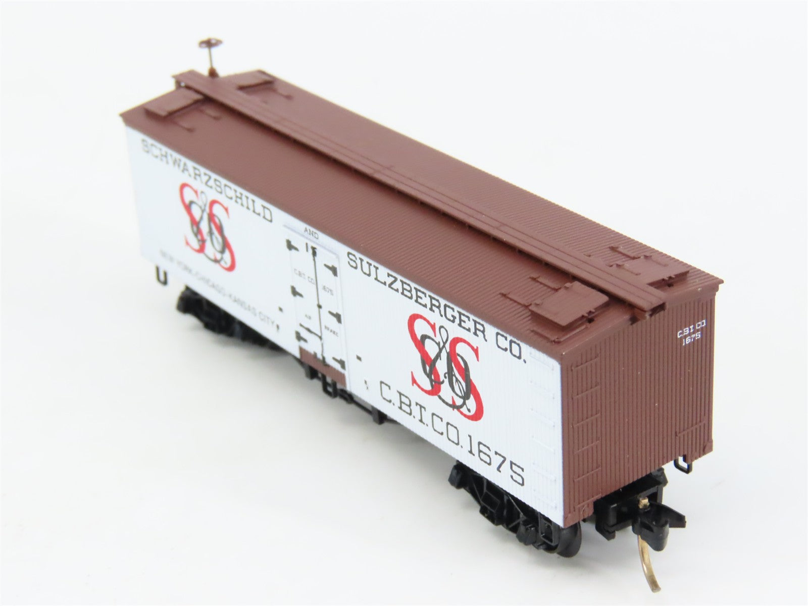 N Scale Micro-Trains 58020 CBT Schwarzschild & Sulzberger 36' Reefer 1675 RTR