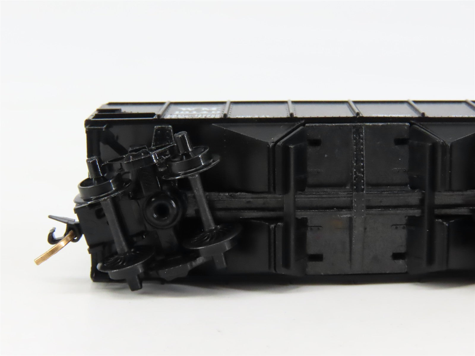 N Scale Micro-Trains 56092 WM Western Maryland 33' Rib Side Twin Hopper RTR