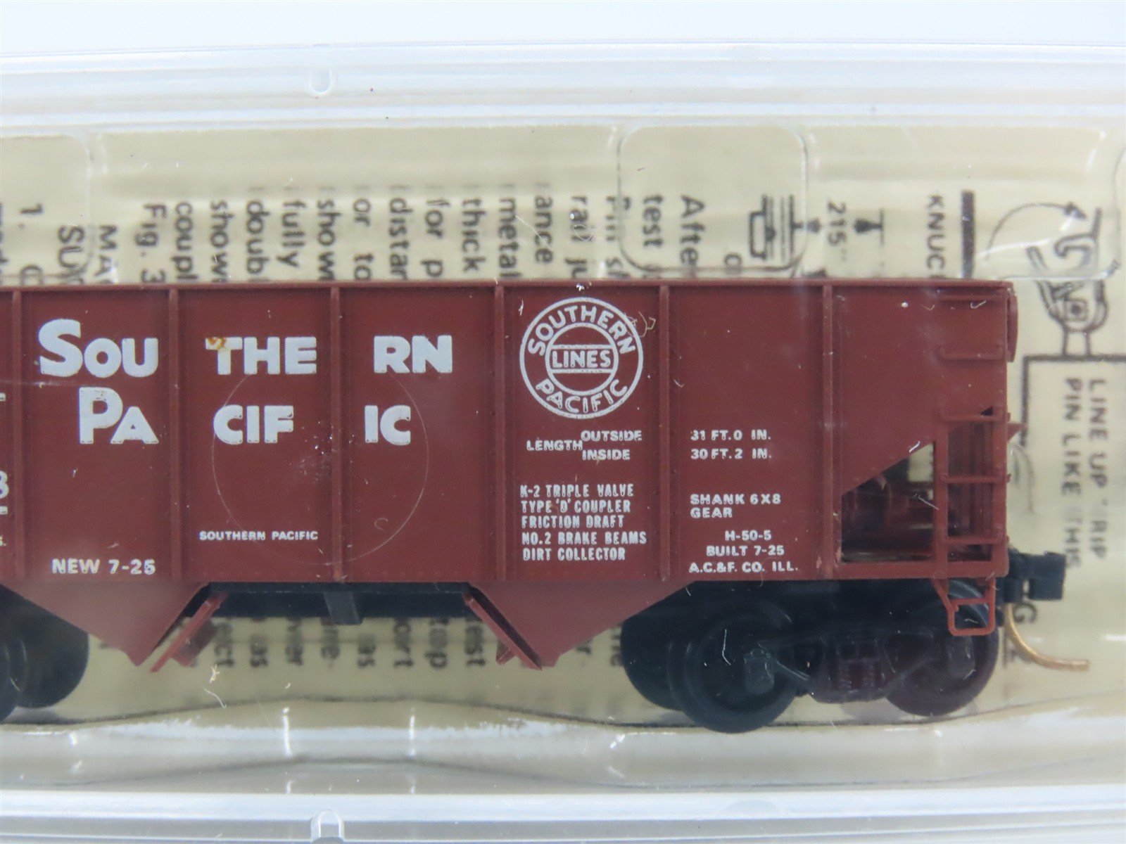 N Scale Micro-Trains 56070 SP Southern Pacific 33' 2-Bay Hopper 13088 RTR