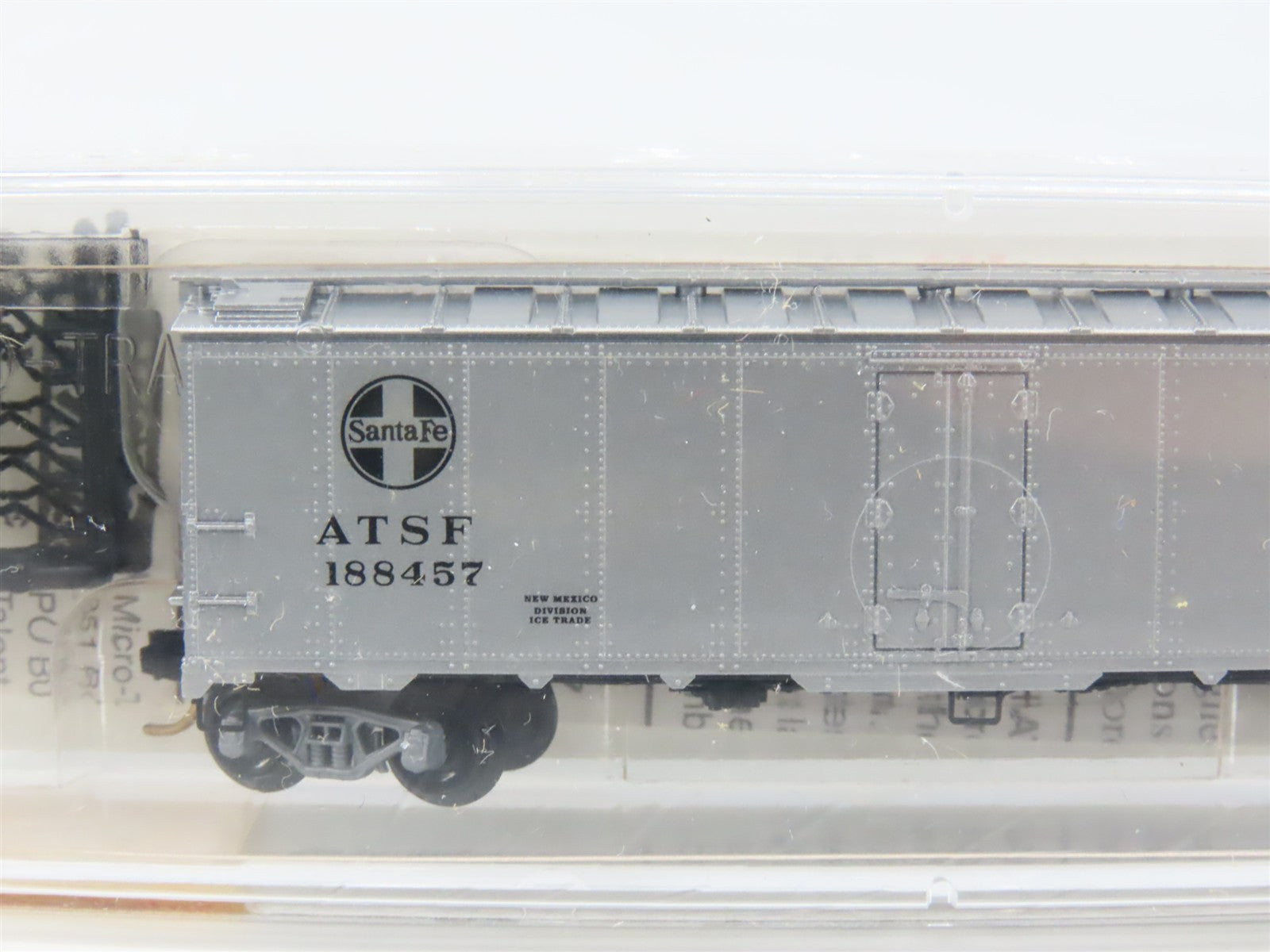 N Scale Micro-Trains 59030 ATSF Santa Fe 40' Reefer 188457 RTR