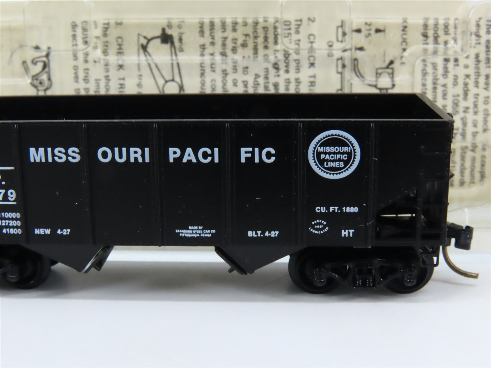 N Scale Kadee Micro-Trains MTL 56140 MP Missouri Pacific 33' 2-Bay Hopper 58679
