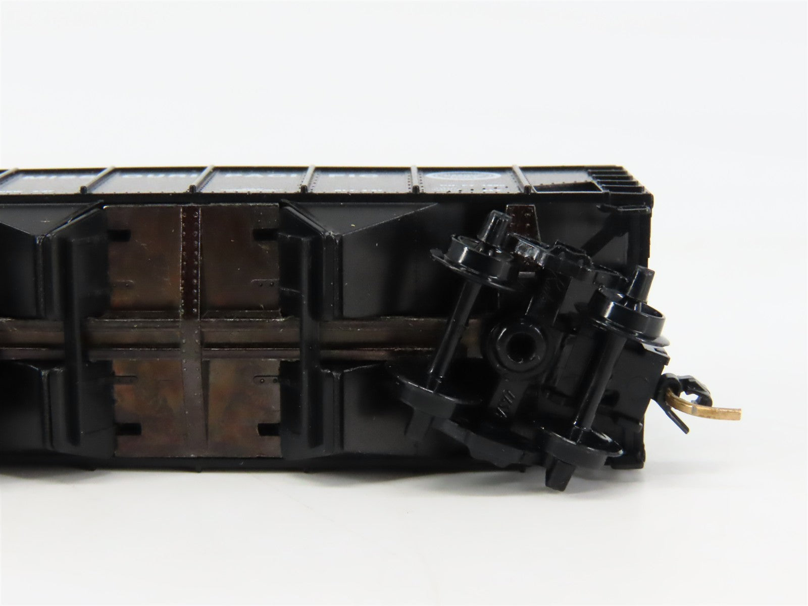 N Scale Kadee Micro-Trains MTL 56140 MP Missouri Pacific 33' 2-Bay Hopper 58679