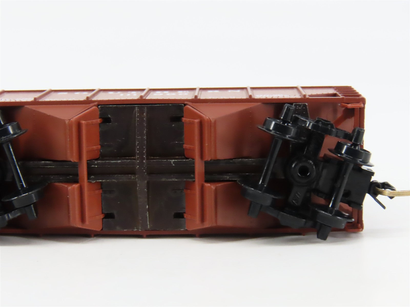 N Scale Micro-Trains 56150 SOU Southern 33' 2-Bay Hopper 111996 RTR