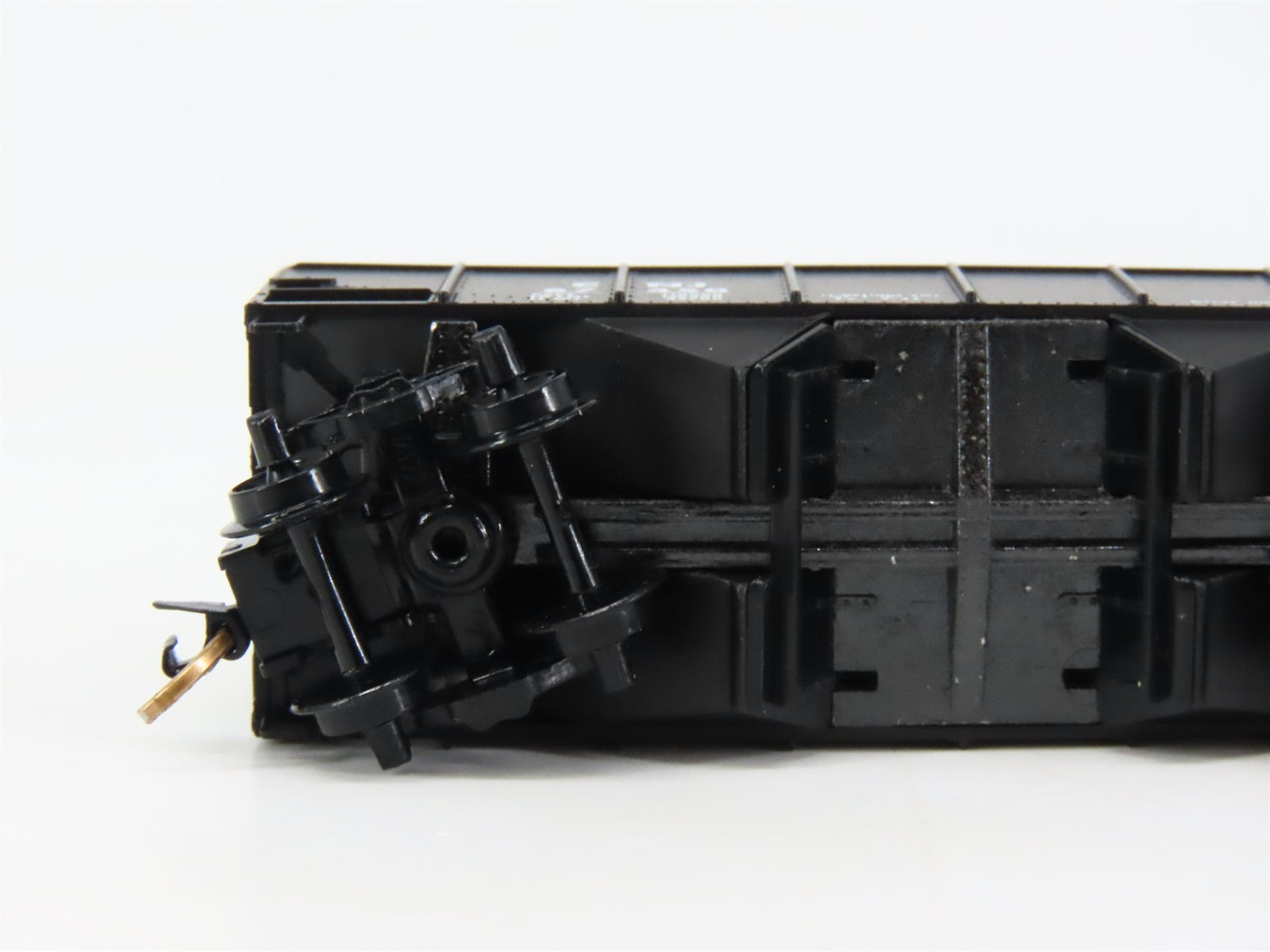 N Scale Micro-Trains 56230 CNJ Jersey Central 33' 2-Bay Hopper 67450 RTR