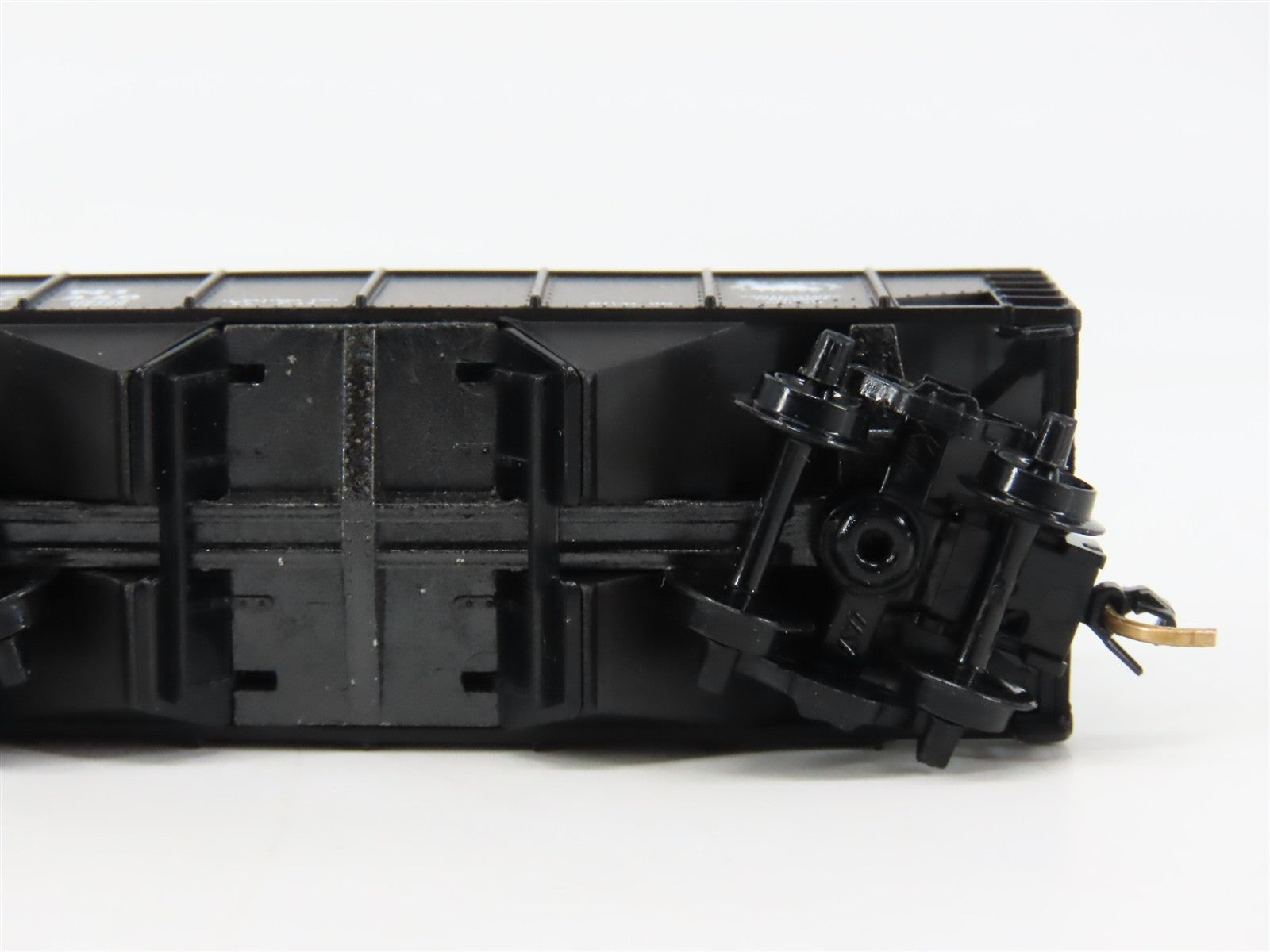 N Scale Micro-Trains 56230 CNJ Jersey Central 33' 2-Bay Hopper 67450 RTR