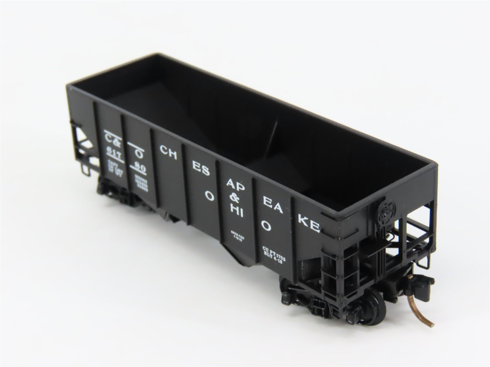 N Kadee Micro-Trains MTL 56220 C&O Chesapeake & Ohio 33' 2-Bay Hopper 61780 RTR