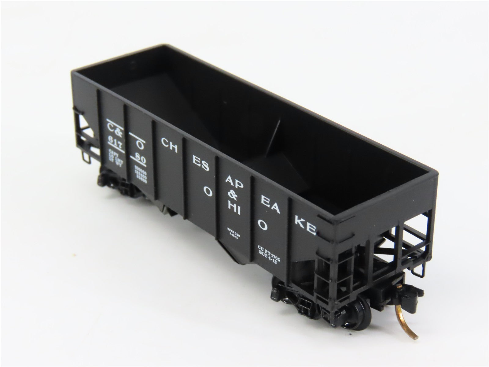 N Kadee Micro-Trains MTL 56220 C&O Chesapeake & Ohio 33' 2-Bay Hopper 61780 RTR