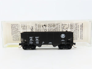 N Kadee Micro-Trains MTL 56210 P&WV Pittsburgh & West Virginia 2-Bay Hopper 2652