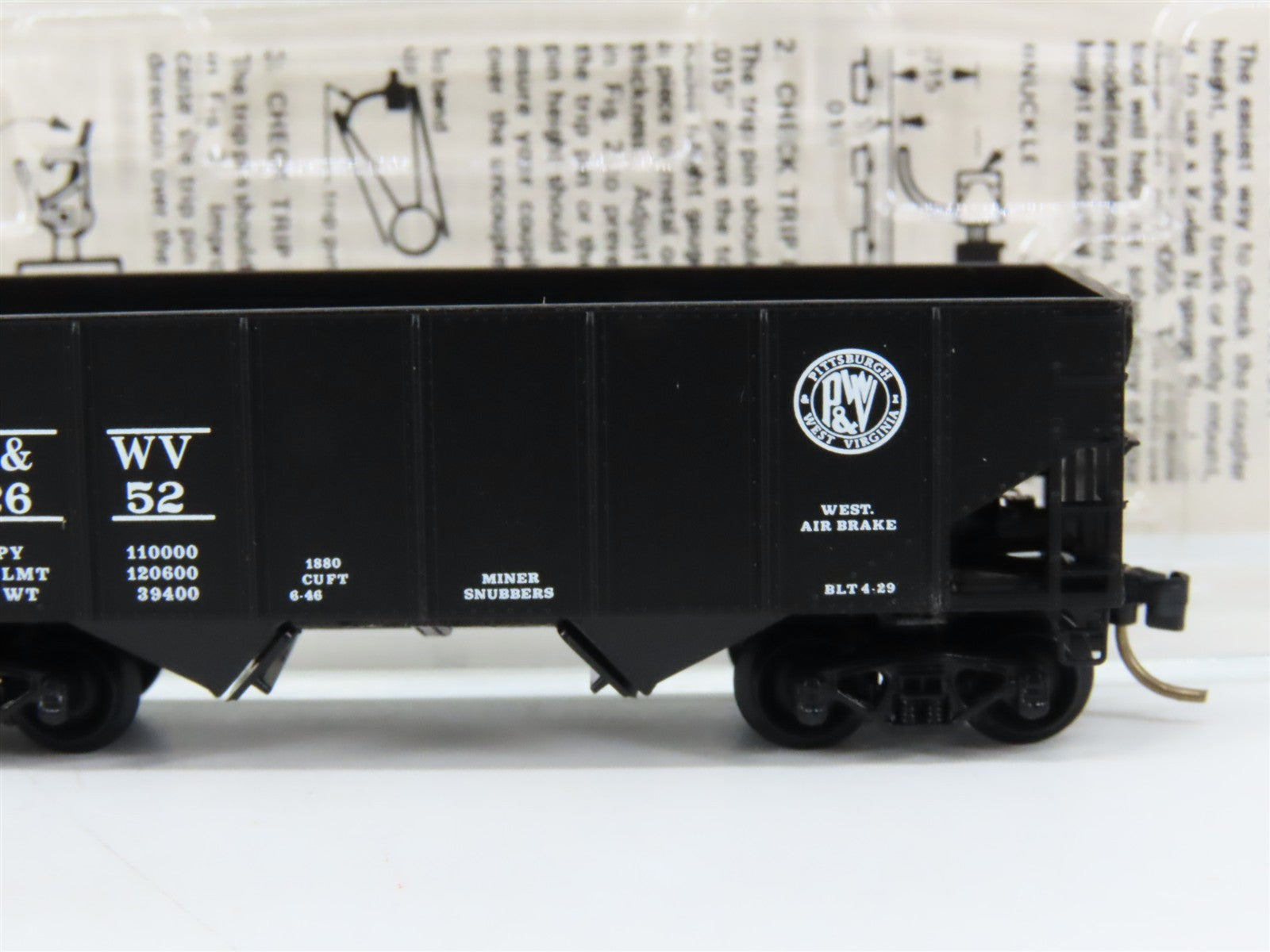 N Kadee Micro-Trains MTL 56210 P&WV Pittsburgh & West Virginia 2-Bay Hopper 2652